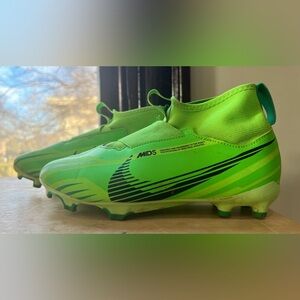Nike Jr. Superfly  9 Academy Mercurial Dream Speed size 4Y soccer cleat